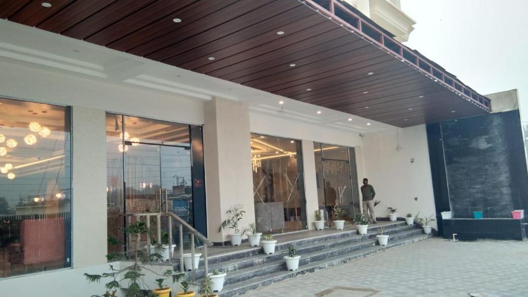 Hotel Four Element Varanasi Exterior foto